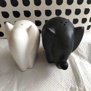 Black and White Elephant Salt and Pepper Shakers